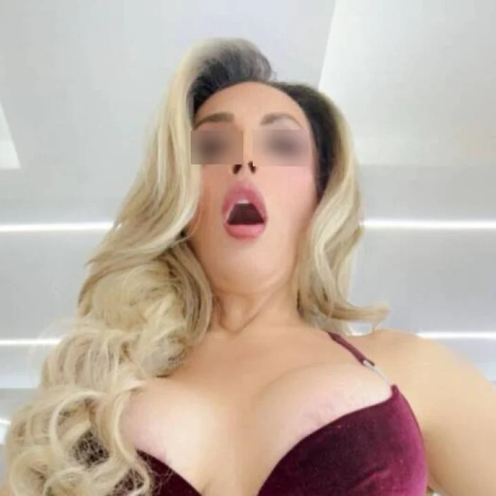 Portrait — Maîtresse Érinya
